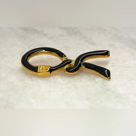 ROBERTA DI CAMERINO Vintage Grandmacore Blue Enamel Gold-Tone Metal Logo Brooch - Picture 2 of 16